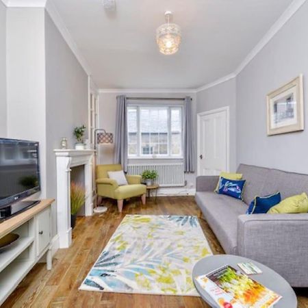 Victorian Townhouse - Stamford Centre - 2 Big Bedrooms, Living Room Kitchen Etc Tastefully Decorated Buitenkant foto