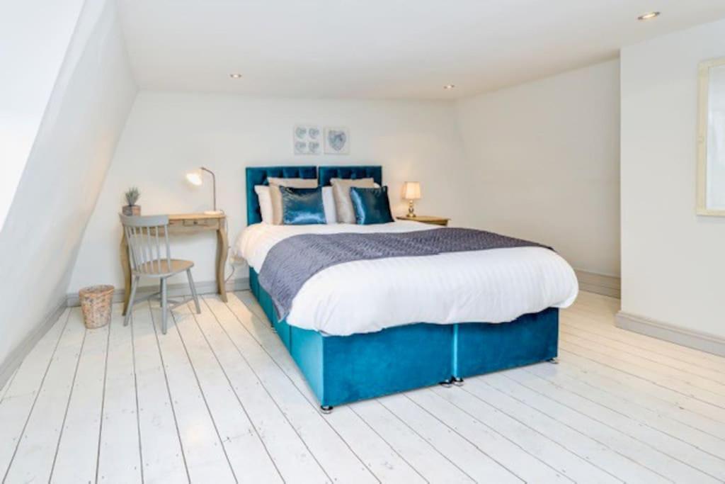 Victorian Townhouse - Stamford Centre - 2 Big Bedrooms, Living Room Kitchen Etc Tastefully Decorated Buitenkant foto